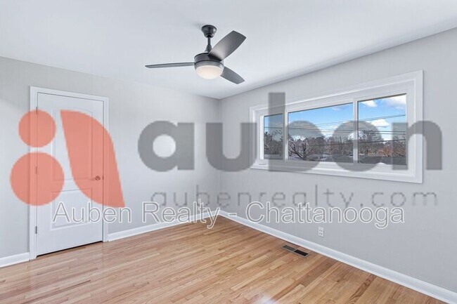 Building Photo - 4430 Lilac Ln