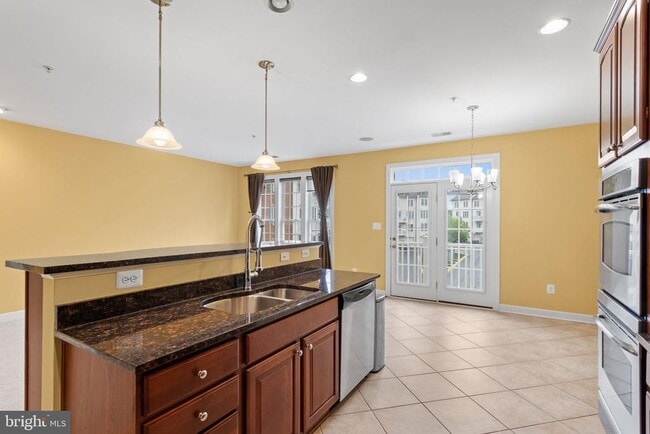 Building Photo - 3675 Spring Hollow Ln