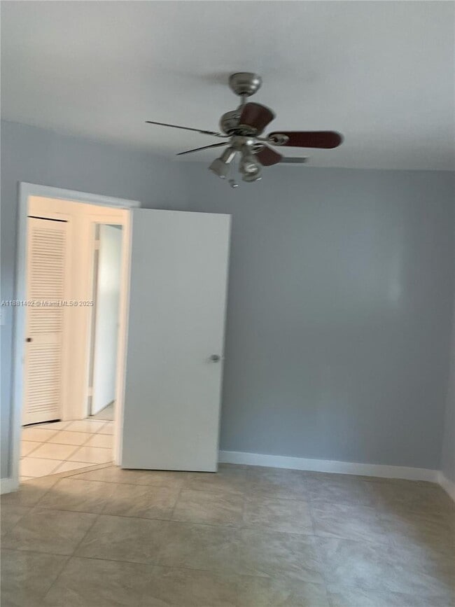 Building Photo - 6180 SW 42nd Ct