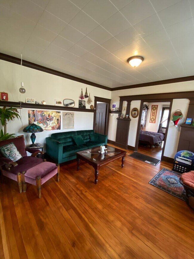 Building Photo - 1304 Ellis St