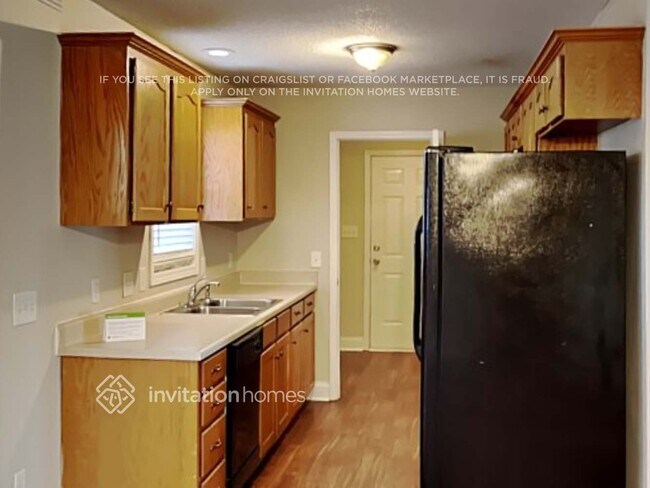 Building Photo - 5311 Oaktree Dr