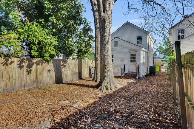 Building Photo - 605 1st Ave