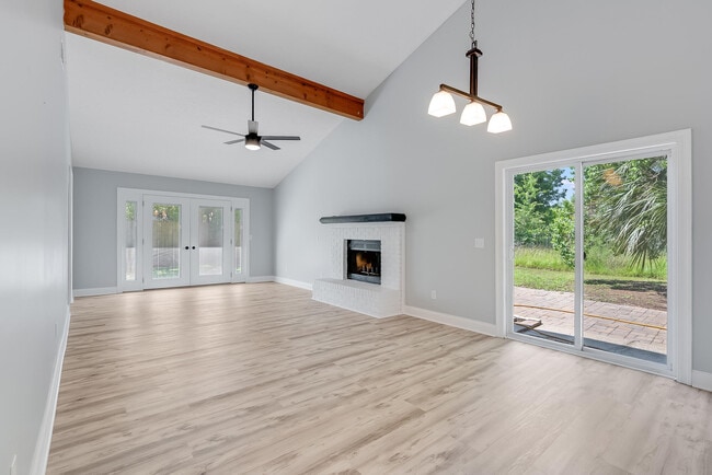 Building Photo - 1307 Calabria Rd