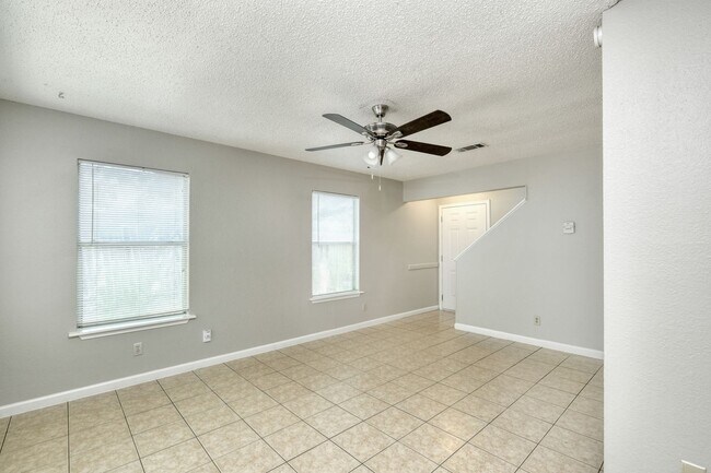 Building Photo - 6904 Deep Cir