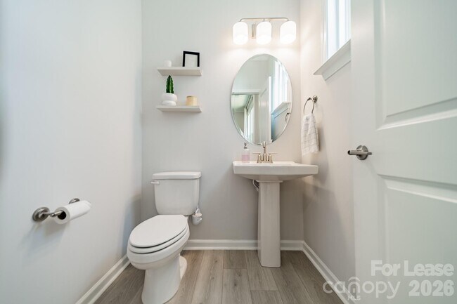 Building Photo - 4040 Hidden Oaks Dr