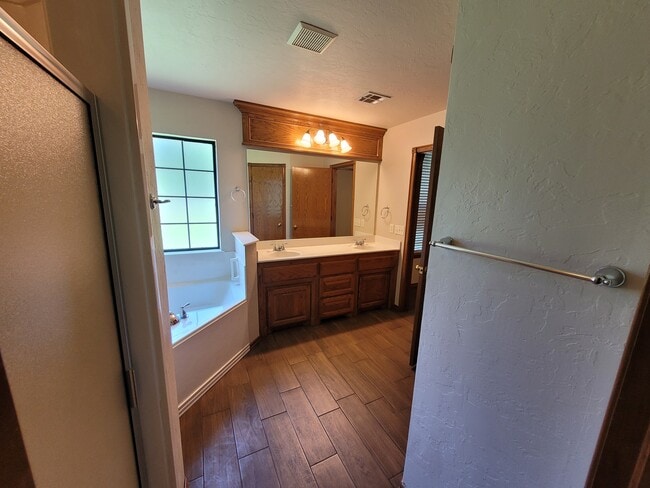 Building Photo - 14701 SE 83rd Ct