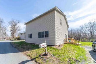 Building Photo - 122 Red Top Rd
