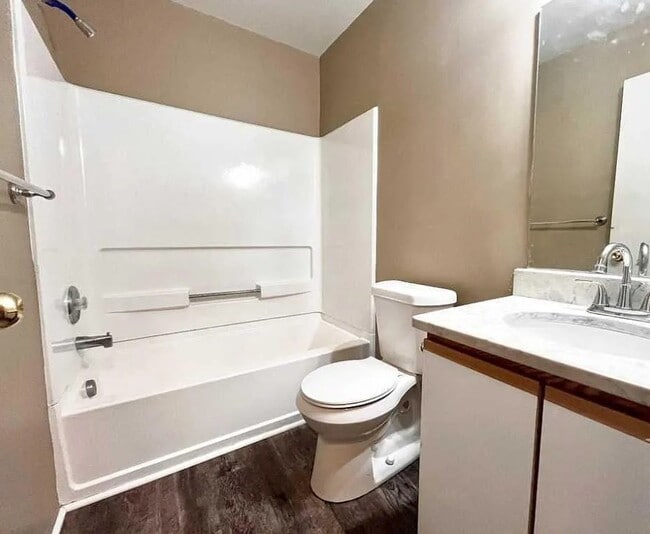 Building Photo - 15650 Stone Crossing Dr