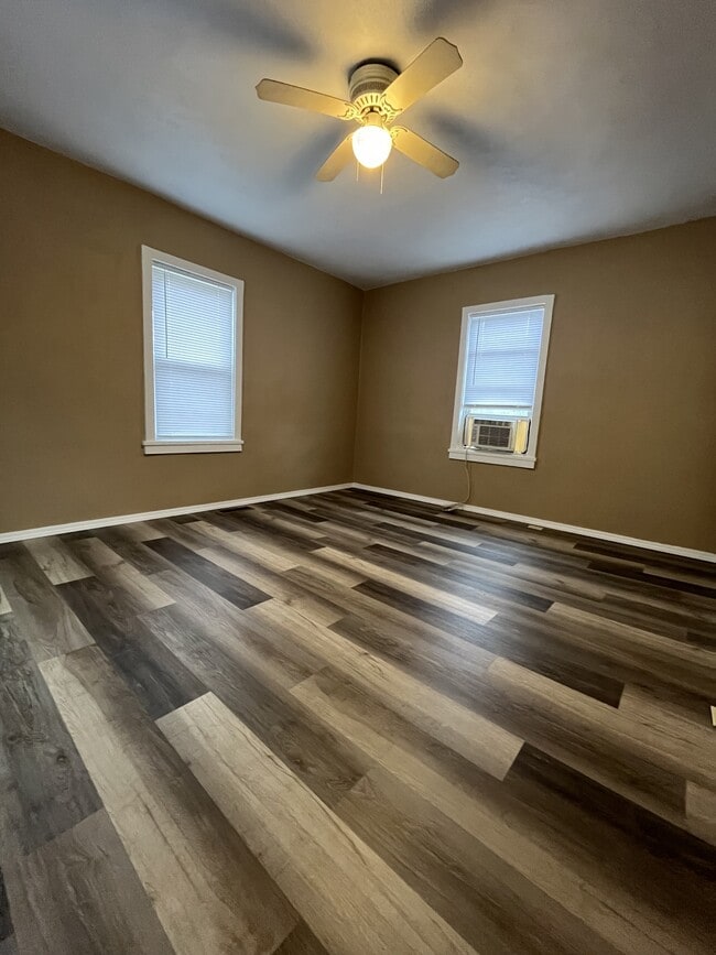 Building Photo - 114 Moffett Ave