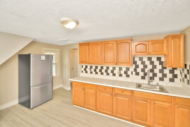 Building Photo - 180 Westville St
