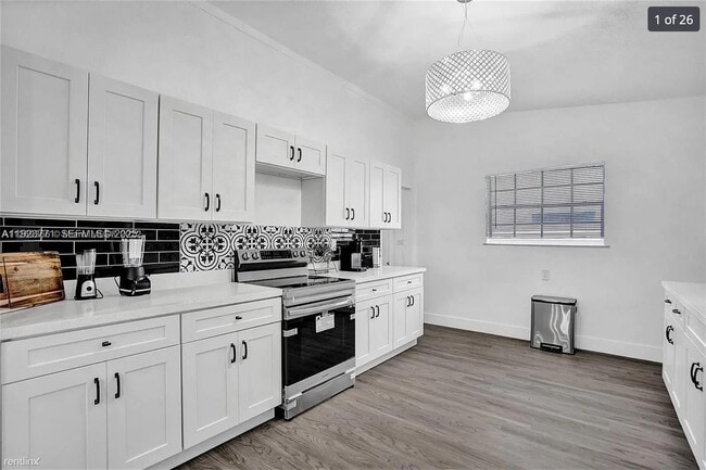 Building Photo - 1420 NE 201st Terrace