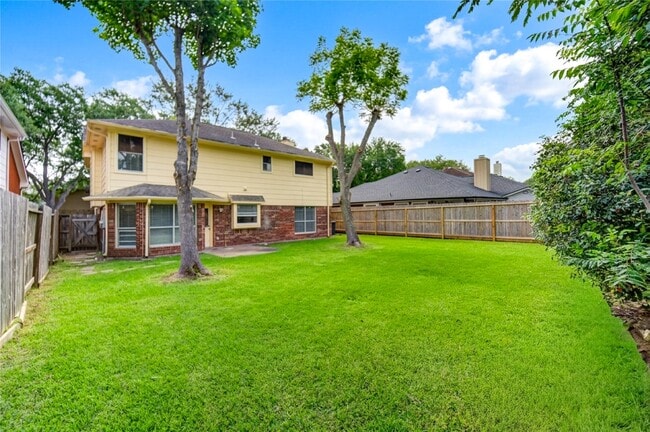 Building Photo - 138 W New Meadows Dr