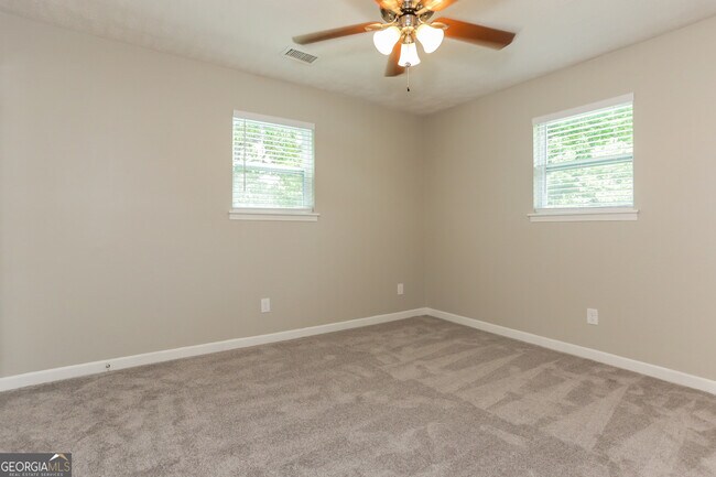 Building Photo - 5819 S Quail Dr