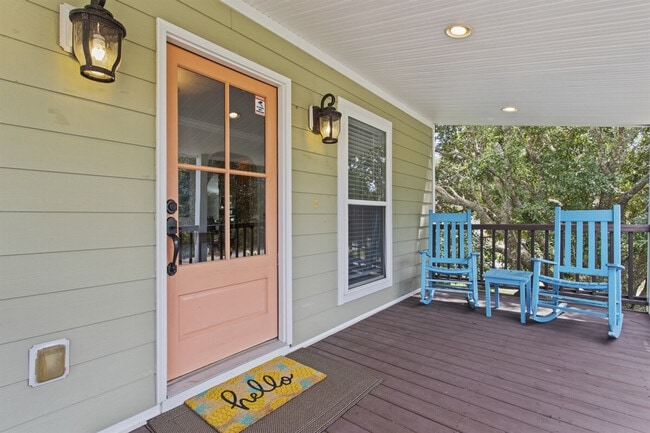 Building Photo - 1317 Beards Cove Dr