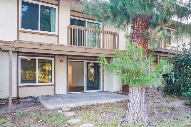 Building Photo - STUNNING 3BD/2.5BA TOWNHOUSE - BONITA VIEW...