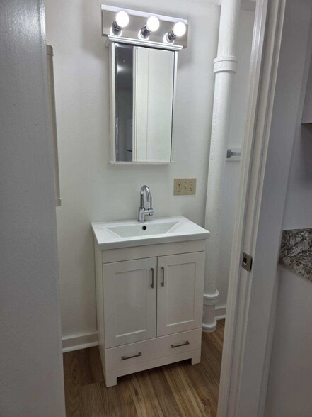 Building Photo - 108 Poplar St