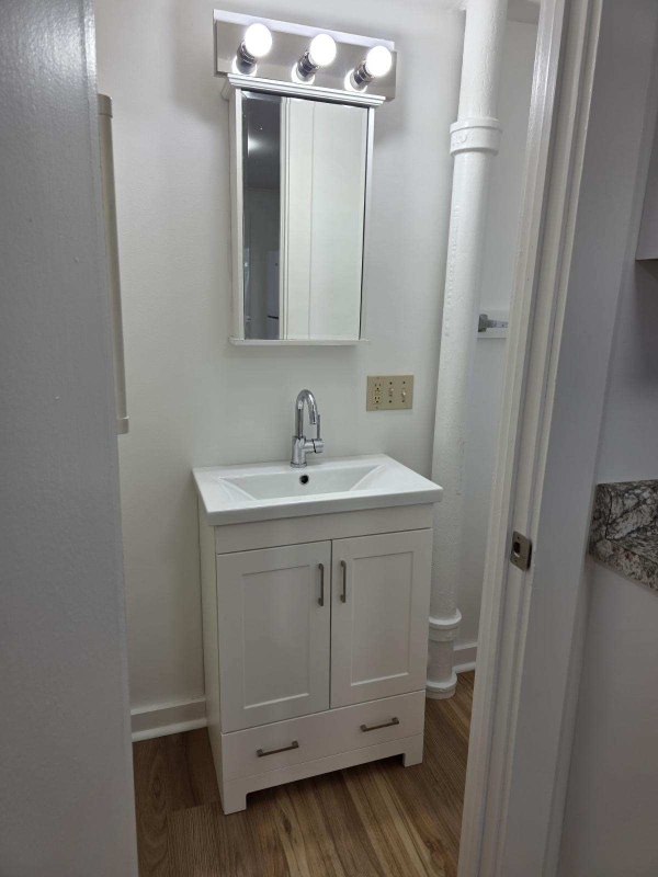 Building Photo - 108 Poplar St