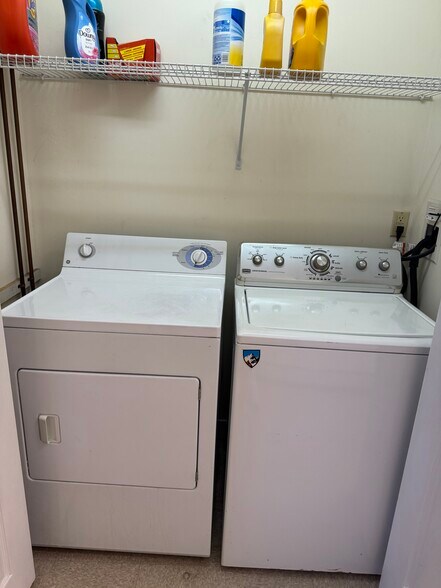 Laundry appliances - 47 Plunkett St
