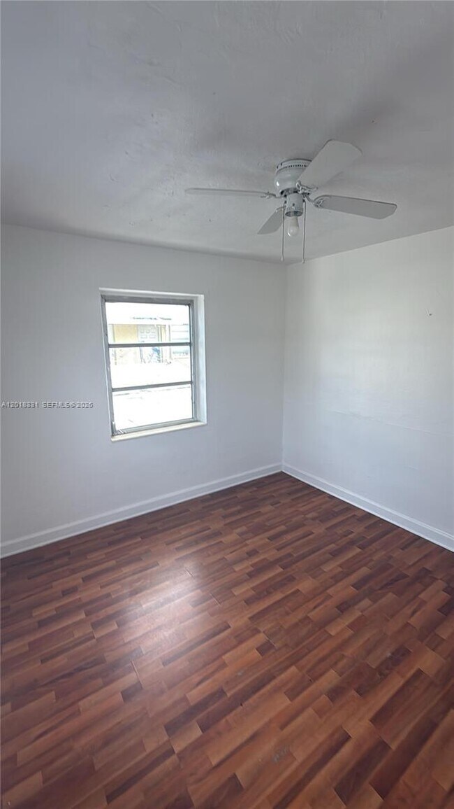 Building Photo - 133 NW 43rd Pl
