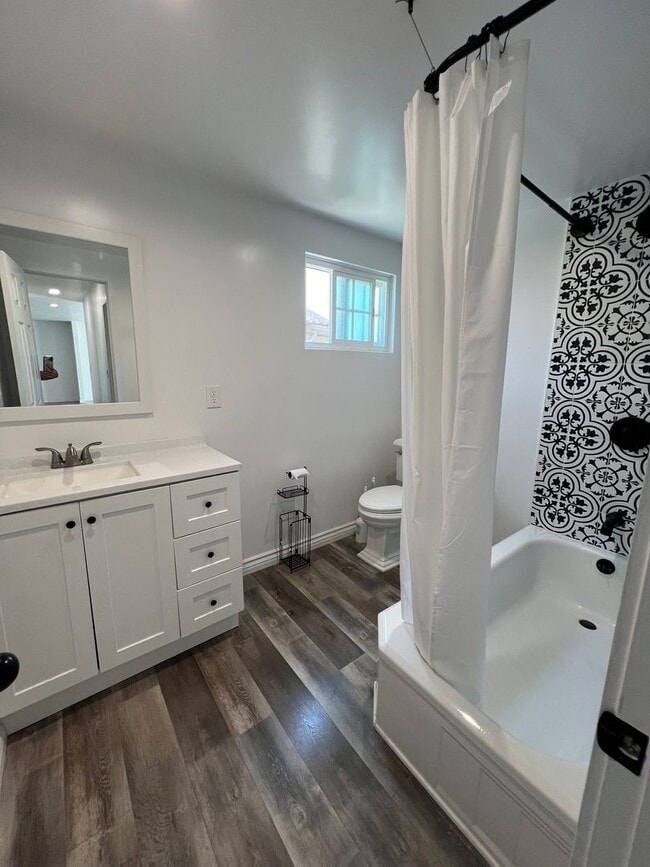 Building Photo - Charming 3 bed/ 2 bath home in El Monte!!