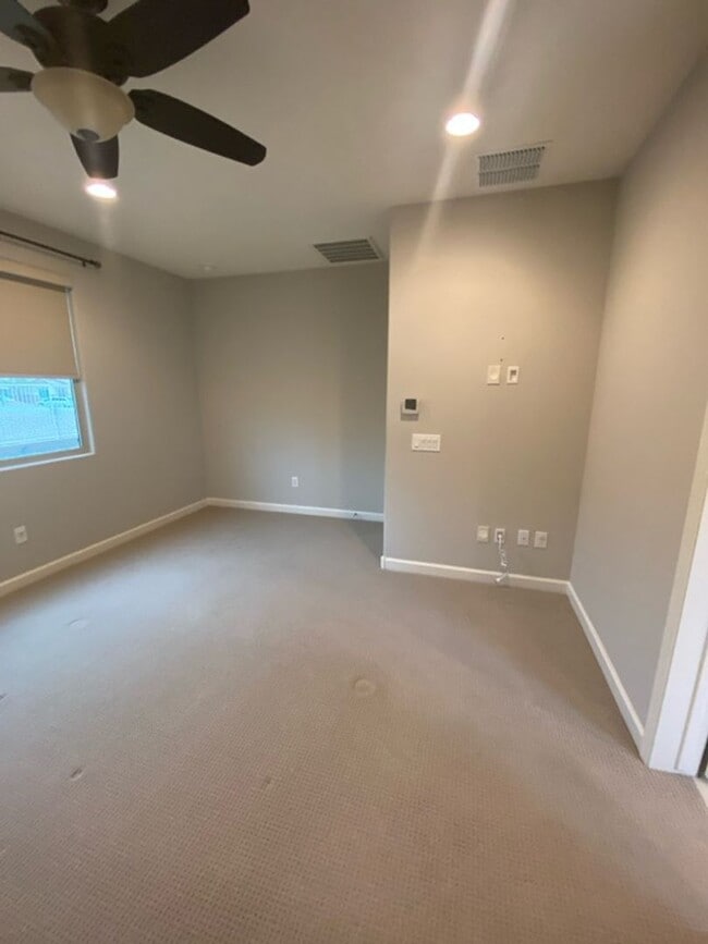 Building Photo - STUNNING NEWER HOME- GATED