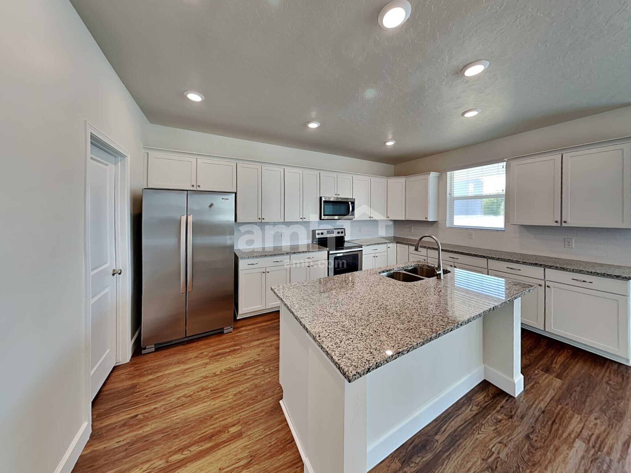 Building Photo - 983 W 850 S