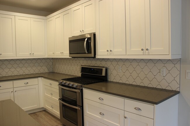 Building Photo - Gorgeous home in Brookswood Crossing avail...
