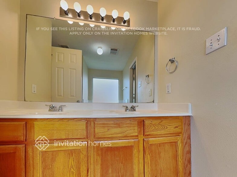 Building Photo - 1003 Redcrest Springs Ct