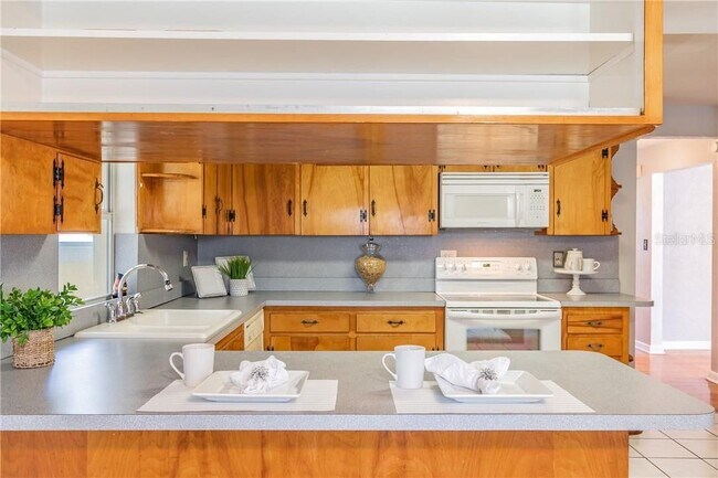 Building Photo - 5418 Riverhills Dr