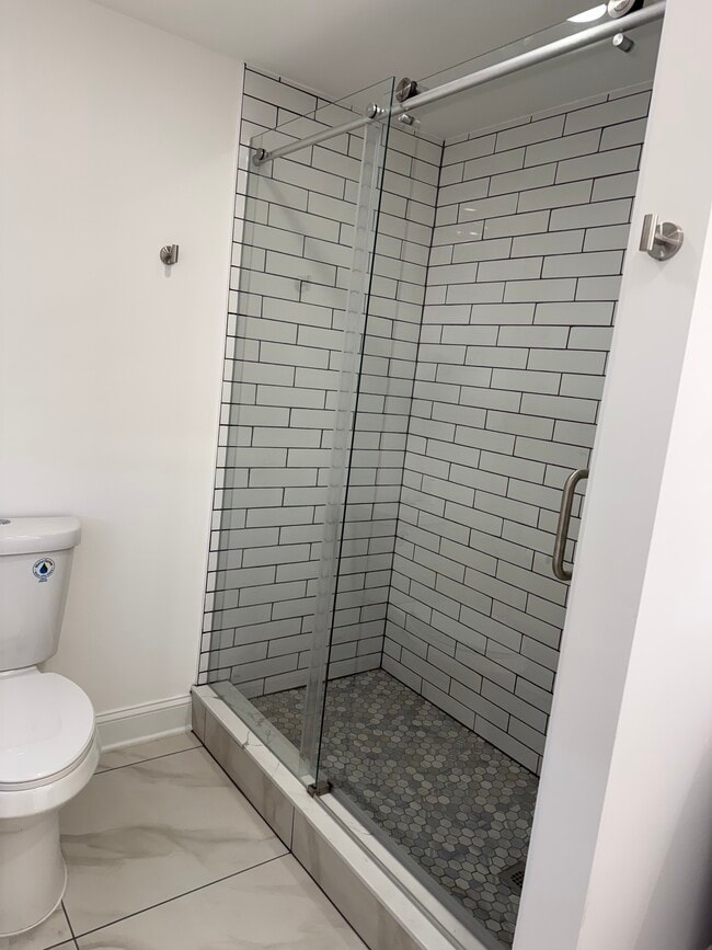 Building Photo - Tose St