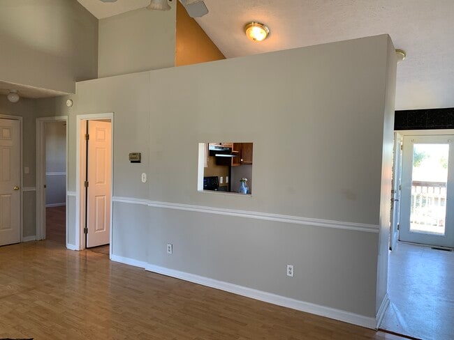 Building Photo - 115 Rough River Run