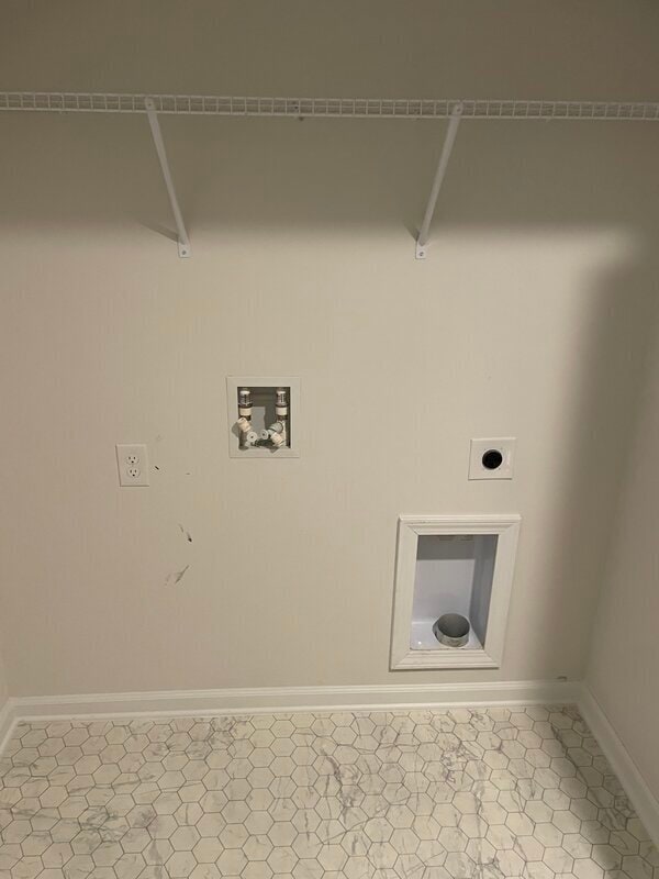 Building Photo - 440 Delahays Rd