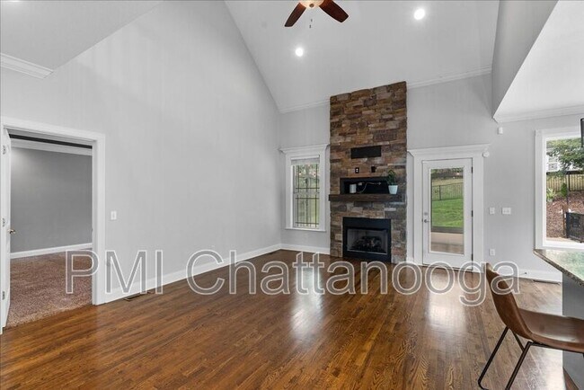 Building Photo - 8229 Pierpoint Dr