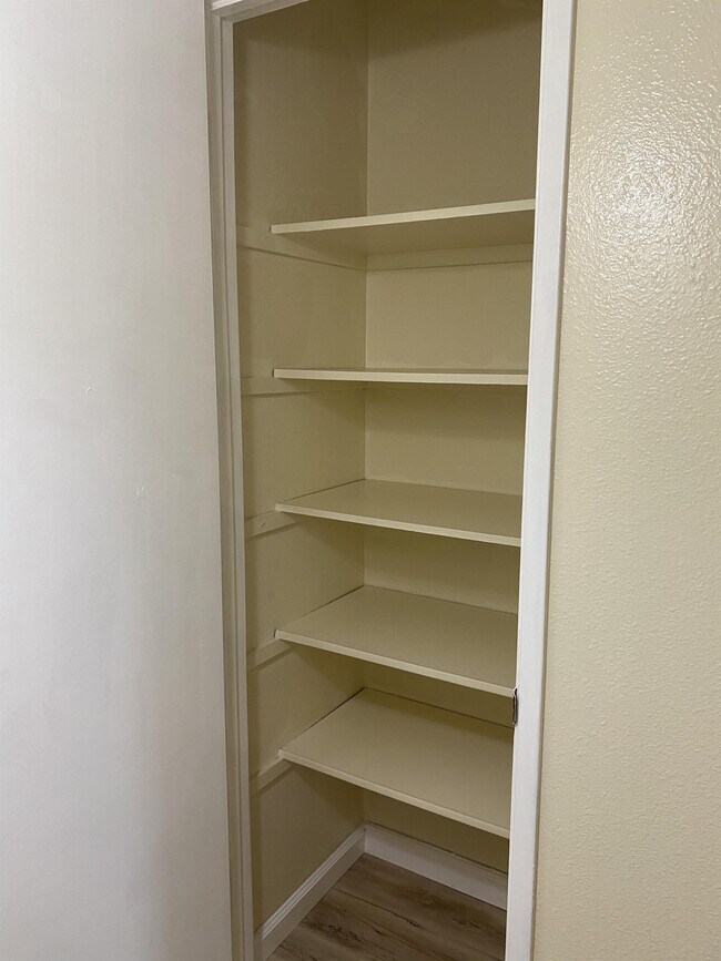 Building Photo - 1313 Floyd Ave