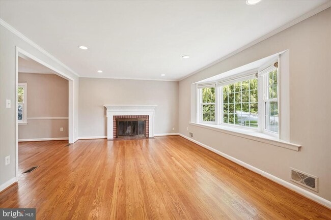 Building Photo - 6139 Tompkins Dr