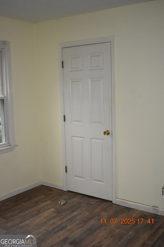 Building Photo - 4517 Greenfields Rd