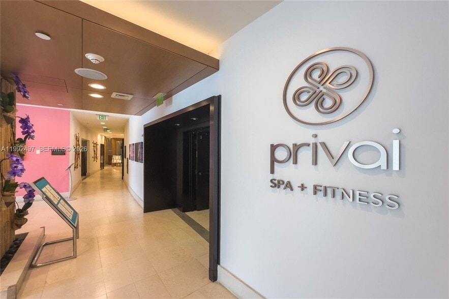 Building Photo - 200 Biscayne Boulevard Way