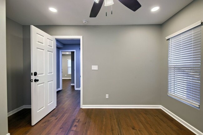 Building Photo - North Campus OSU Renovated Single Family H...