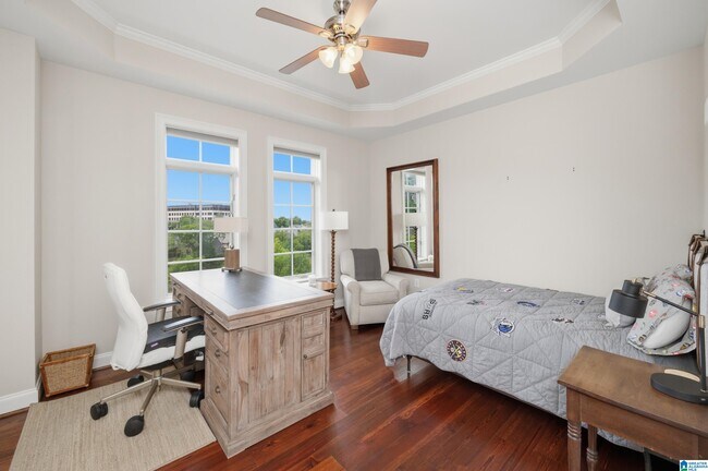 Building Photo - 2600 Highland Ave