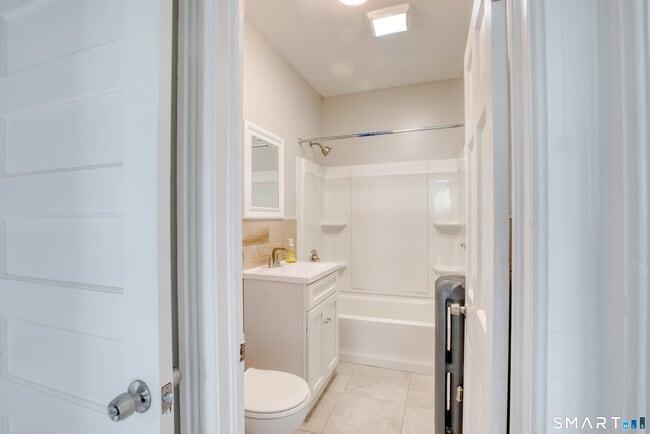 Building Photo - 325 Chestnut St