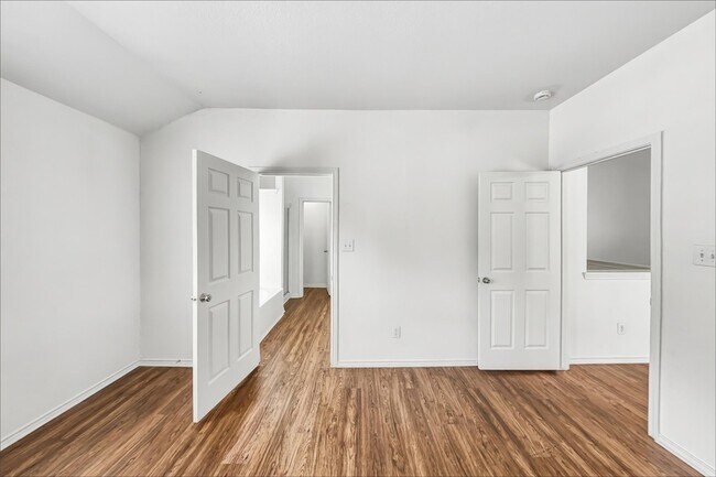 Building Photo - 11011 Pierce Valley Dr