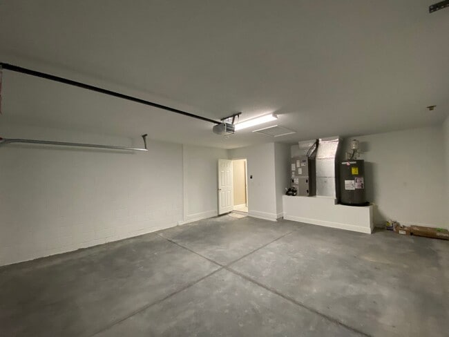 Building Photo - Marion Oaks - Welcome Home