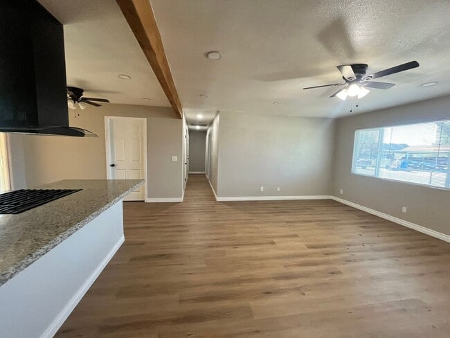 Building Photo - 840 S F St