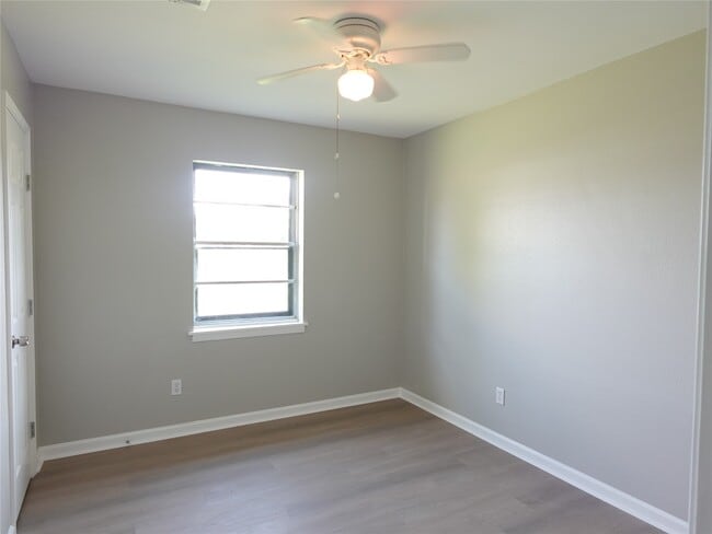 Building Photo - 8033 Ritz St