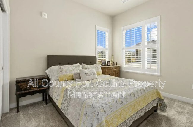 Building Photo - 4180 S Park Dr