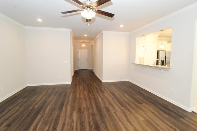 Building Photo - 96 N Hinsdale Ave