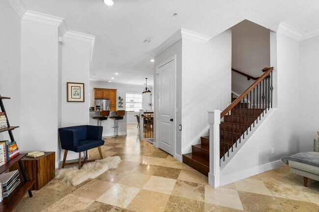 Building Photo - 25 Via Floresta Dr