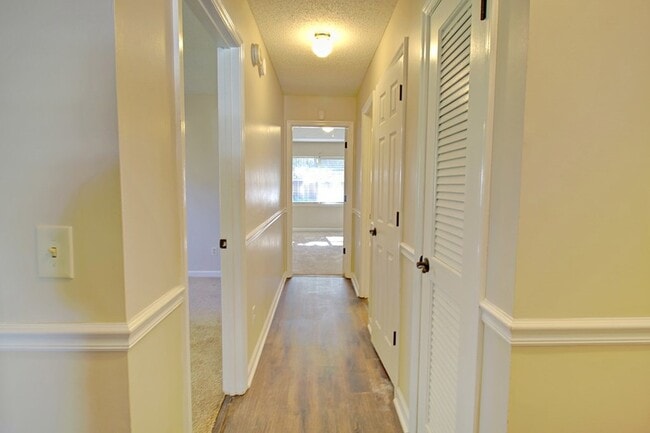 Building Photo - 809 Barrington Dr