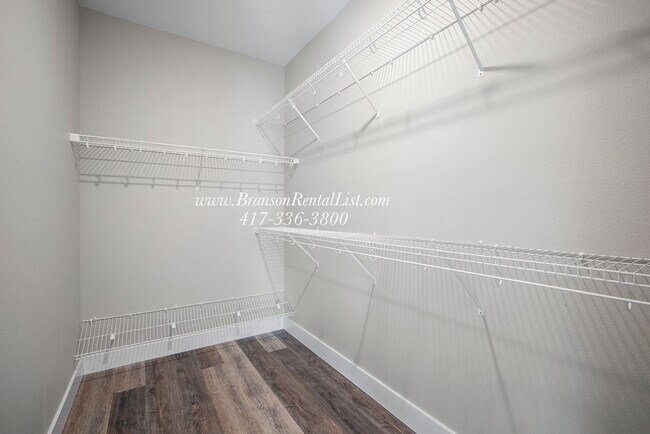 Building Photo - Great Location available again!!!