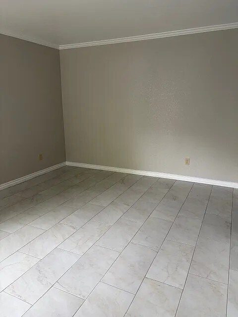 Building Photo - 2400 Eilers Ln
